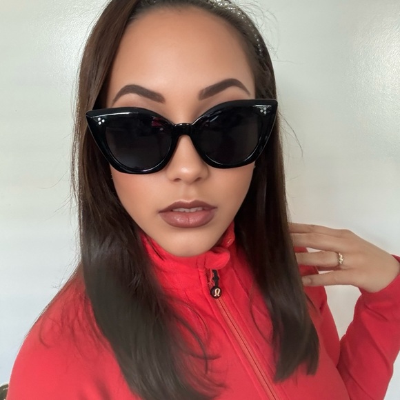 Sunglasses - Picture 3 of 11